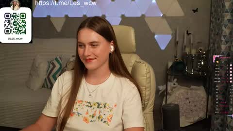 Snapshot of lesliekorfs chatting on 10-23-25, 07:12 LeslieKorfs online show from 10-23-25, 07:12