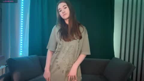 Snapshot of lessiemccoyle chatting on 07-19-26, 02:43 Hello my love Im Val online show from 07-19-26, 02:43