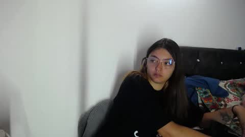 Snapshot of lessliee chatting on 12-18-24, 10:51 lessliee online show from 12-18-24, 10:51