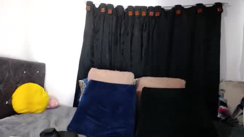 Snapshot of lessliee chatting on 01-10-25, 04:33 lessliee online show from 01-10-25, 04:33