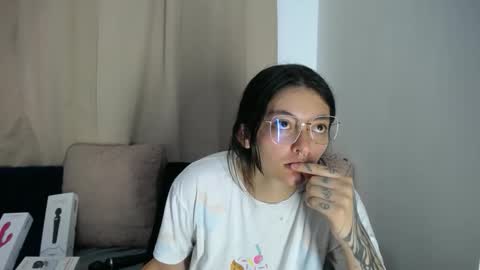 lessliee online show from 04-16-26, 08:15