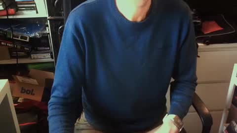 Snapshot of lestat_82 chatting on 11-03-25, 03:35 Vampiro Diurno online show from 11-03-25, 03:35