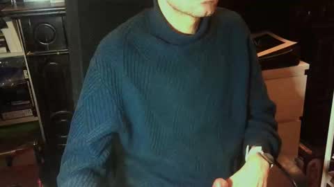 Snapshot of lestat_82 chatting on 11-23-25, 04:07 Vampiro Diurno online show from 11-23-25, 04:07