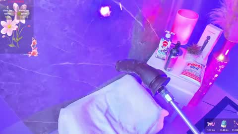 Snapshot of leticia__lyn chatting on 07-16-26, 07:20 leticia online show from 07-16-26, 07:20