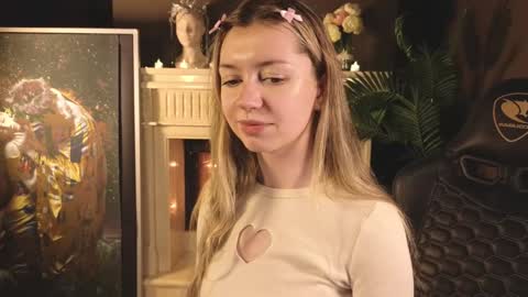 Snapshot of lettablush chatting on 01-18-25, 06:32 letta online show from 01-18-25, 06:32