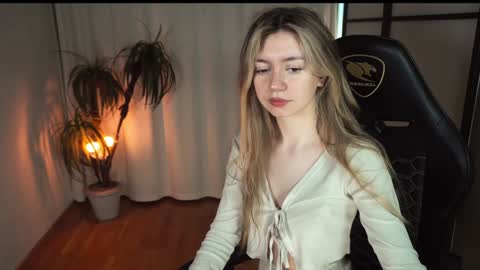 Snapshot of lettablush chatting on 02-07-25, 12:17 letta online show from 02-07-25, 12:17