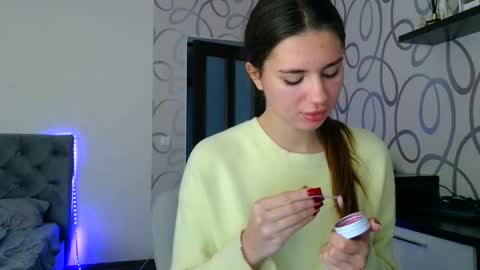 Emily online show from 11-11-25, 10:37