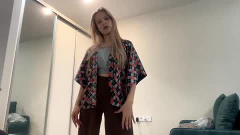 Snapshot of lettieharkin chatting on 04-21-26, 01:17 Kate online show from 04-21-26, 01:17