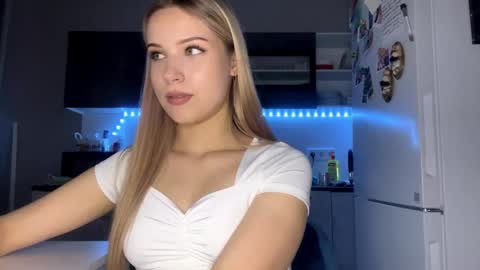 Snapshot of lettieharkin chatting on 05-05-26, 02:03 Kate online show from 05-05-26, 02:03