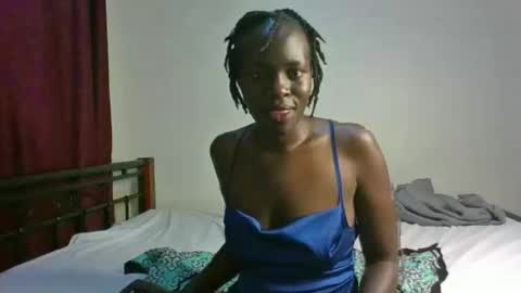 Snapshot of lettipetite56 chatting on 10-11-25, 07:01 letti online show from 10-11-25, 07:01