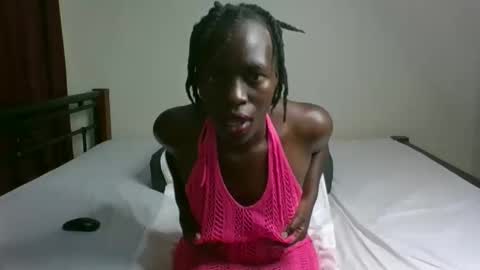 Snapshot of lettipetite56 chatting on 10-14-25, 09:21 letti online show from 10-14-25, 09:21