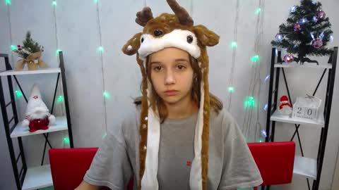 Snapshot of letty_curly chatting on 12-20-24, 12:19 letty_curly online show from 12-20-24, 12:19