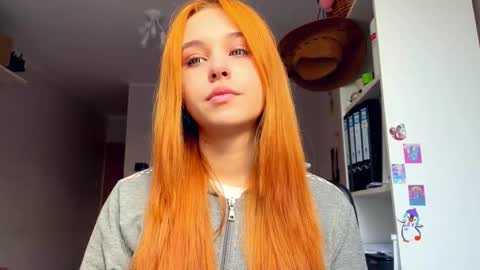 Snapshot of lettygherardini chatting on 02-20-26, 09:43 Lola online show from 02-20-26, 09:43