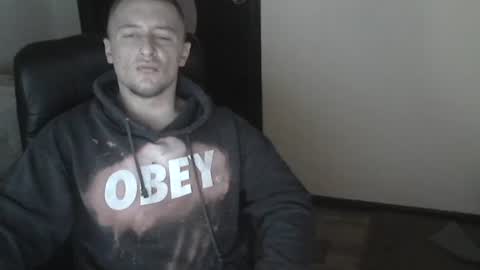 Snapshot of lev1ngston chatting on 02-01-25, 10:48 lev1ngston online show from 02-01-25, 10:48