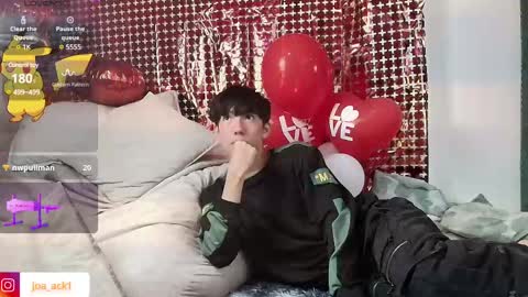 Levi  online show from 02-13-25, 07:52