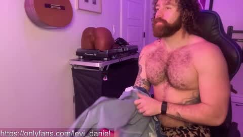 Levi Daniel online show from 11-19-25, 09:37