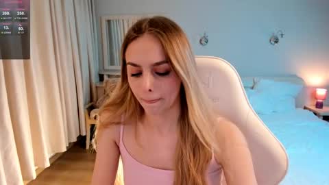 Snapshot of leviavillat chatting on 06-06-26, 11:04 Rita online show from 06-06-26, 11:04