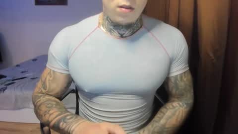 Snapshot of lewis_muscleee chatting on 11-30-25, 06:56 blablablack online show from 11-30-25, 06:56