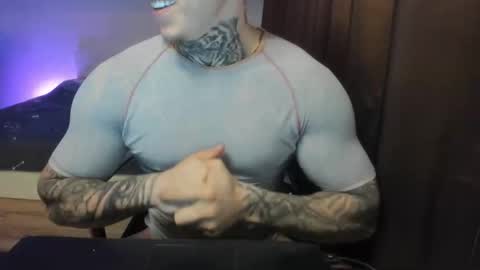 Snapshot of lewis_muscleee chatting on 03-18-26, 05:49 blablablack online show from 03-18-26, 05:49