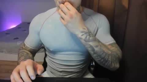 Snapshot of lewis_muscleee chatting on 03-19-26, 05:39 blablablack online show from 03-19-26, 05:39