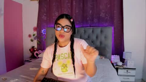 Snapshot of lexa_murphy1 chatting on 06-10-26, 02:01 xiara online show from 06-10-26, 02:01