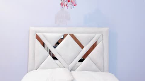 Gabrielle online show from 04-12-26, 11:04