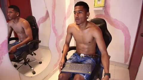 Snapshot of lexianddeker chatting on 09-23-25, 02:53 Lexi  Derek online show from 09-23-25, 02:53