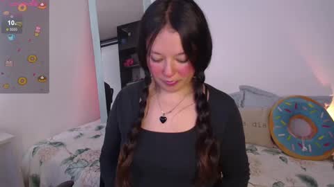 Snapshot of lexie_babe chatting on 09-16-25, 06:09 Lexie Thompson 8pm 0000am -5 online show from 09-16-25, 06:09
