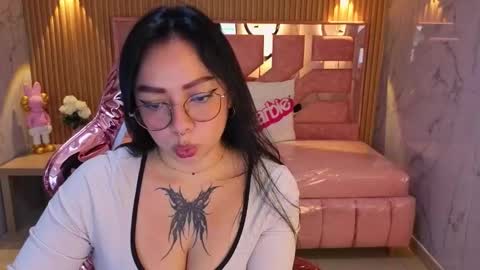 Snapshot of lexie_s chatting on 11-21-25, 08:18 Lexie online show from 11-21-25, 08:18