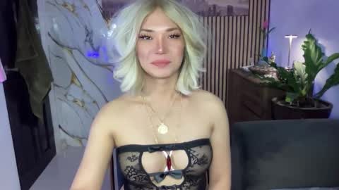 Snapshot of lexiesmith_ chatting on 10-23-25, 12:43 lexiesmith_ online show from 10-23-25, 12:43