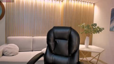 Lexie  online show from 03-25-26, 08:48