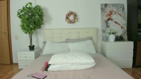 Lexi online show from 04-08-26, 05:29