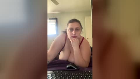 Snapshot of lexii132 chatting on 04-28-26, 08:58 SoloAfterDark online show from 04-28-26, 08:58