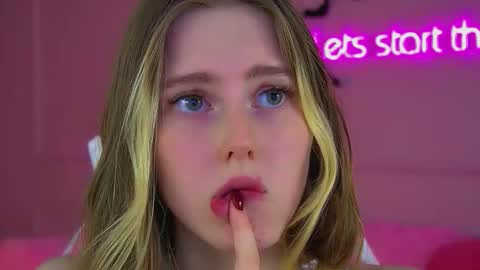 Lexi online show from 11-01-25, 06:21