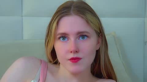 Snapshot of lexireadway chatting on 06-03-26, 11:02 Lexi online show from 06-03-26, 11:02