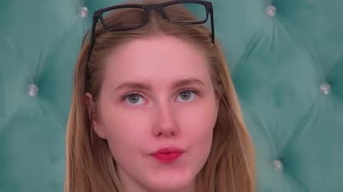Snapshot of lexireadway chatting on 06-04-26, 09:37 Lexi online show from 06-04-26, 09:37