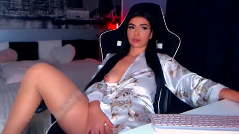 Snapshot of lexisanne chatting on 05-30-26, 07:27 Amalia online show from 05-30-26, 07:27