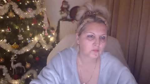 Snapshot of lexxa_blond chatting on 12-14-25, 09:08 Hannah online show from 12-14-25, 09:08