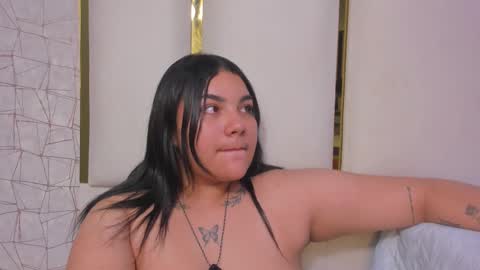 Snapshot of lexy_and_mia chatting on 12-16-25, 03:06 lexy and mia online show from 12-16-25, 03:06