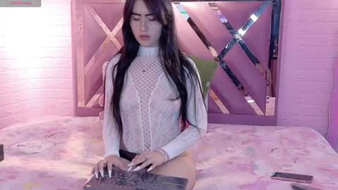 Snapshot of lexy_cute1 chatting on 06-14-26, 03:52 LEXY online show from 06-14-26, 03:52