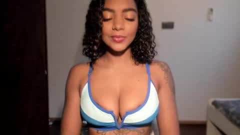 Snapshot of lexy_squirt_queen chatting on 12-22-25, 01:08 LEXY - Independent account online show from 12-22-25, 01:08