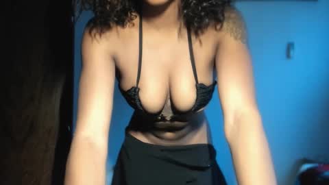 Snapshot of lexy_squirt_queen chatting on 01-19-26, 01:04 LEXY - Independent account online show from 01-19-26, 01:04