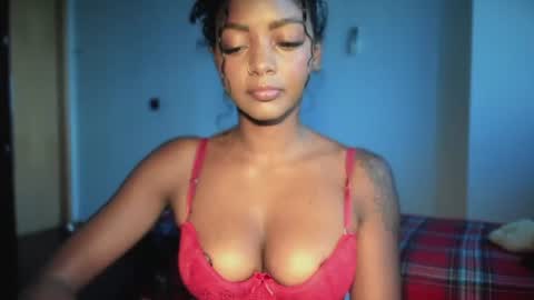 Snapshot of lexy_squirt_queen chatting on 06-12-26, 10:47 LEXY - Independent account online show from 06-12-26, 10:47