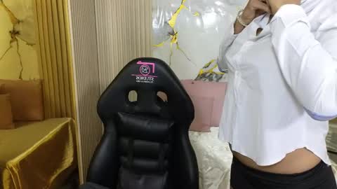 Snapshot of lexy_tay chatting on 05-20-26, 11:49 lexy_tay online show from 05-20-26, 11:49