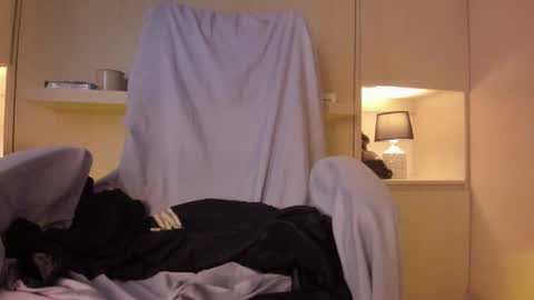 Snapshot of lexyquinn_ chatting on 03-26-26, 04:29 L I A online show from 03-26-26, 04:29
