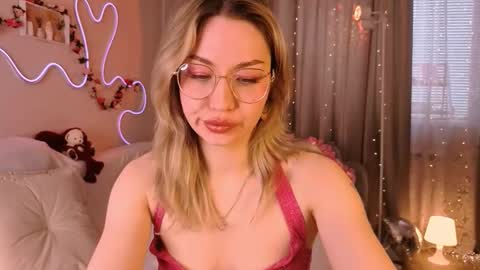 Lily online show from 03-19-26, 03:43