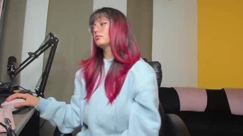 Leydy  online show from 04-17-26, 01:30