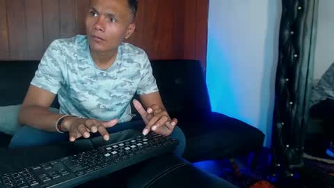 Snapshot of leyker_ath chatting on 04-11-26, 08:02 leyker_ath online show from 04-11-26, 08:02