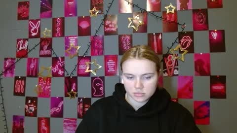 Leyla online show from 12-19-25, 08:10