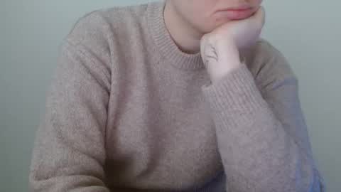Snapshot of leyla_le chatting on 04-25-26, 06:16 Leyla online show from 04-25-26, 06:16